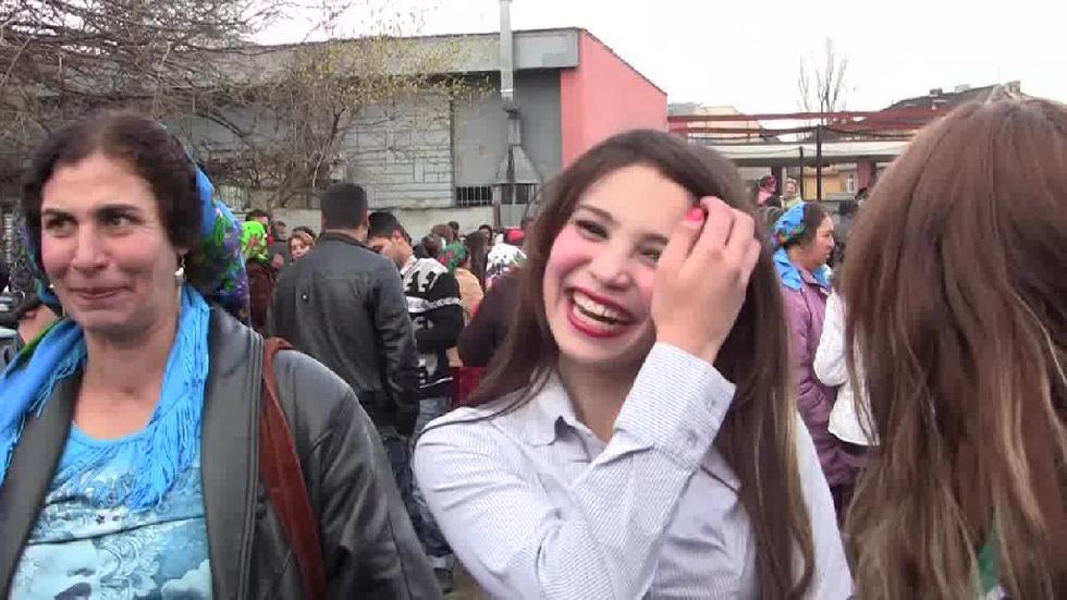 习俗丨全球唯一新娘买卖市场，丈母娘亲售女儿，价格透明亦可验身