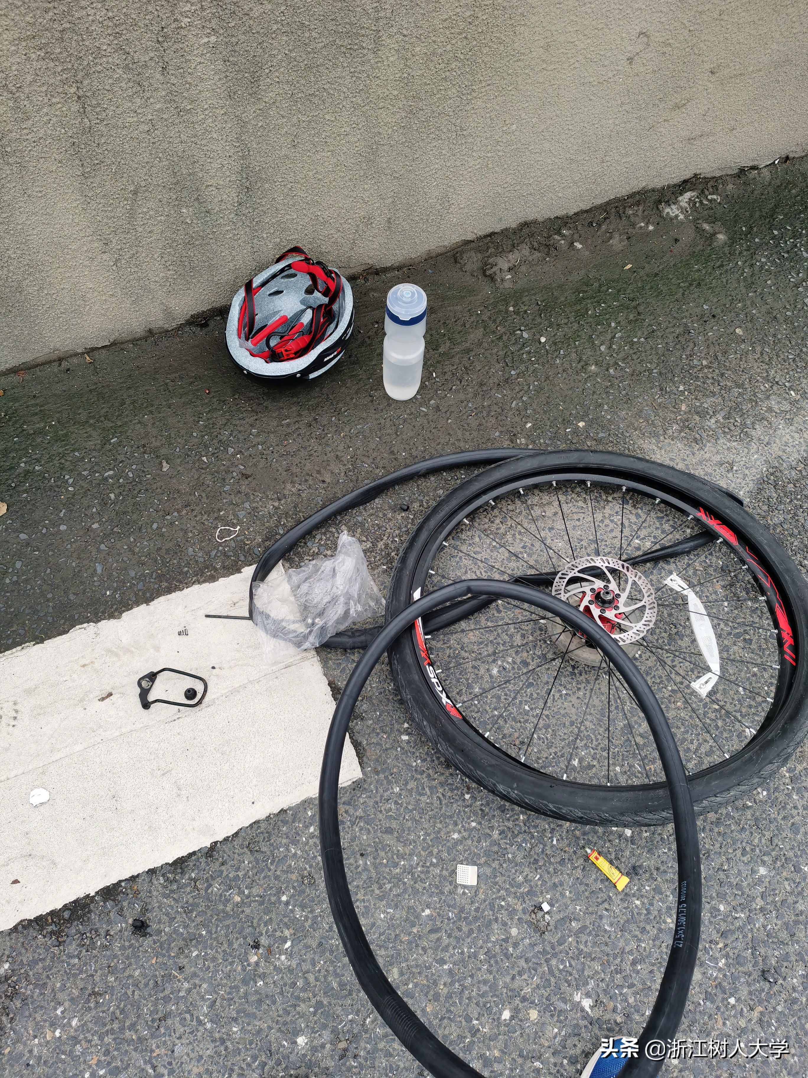 千里单骑追红旅,救灾我先行,我校生环学院这个男生有点酷