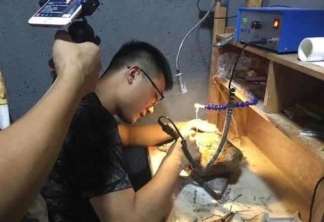 网购翡翠原石被骗到哪报案,网购翡翠买到假货怎么维权