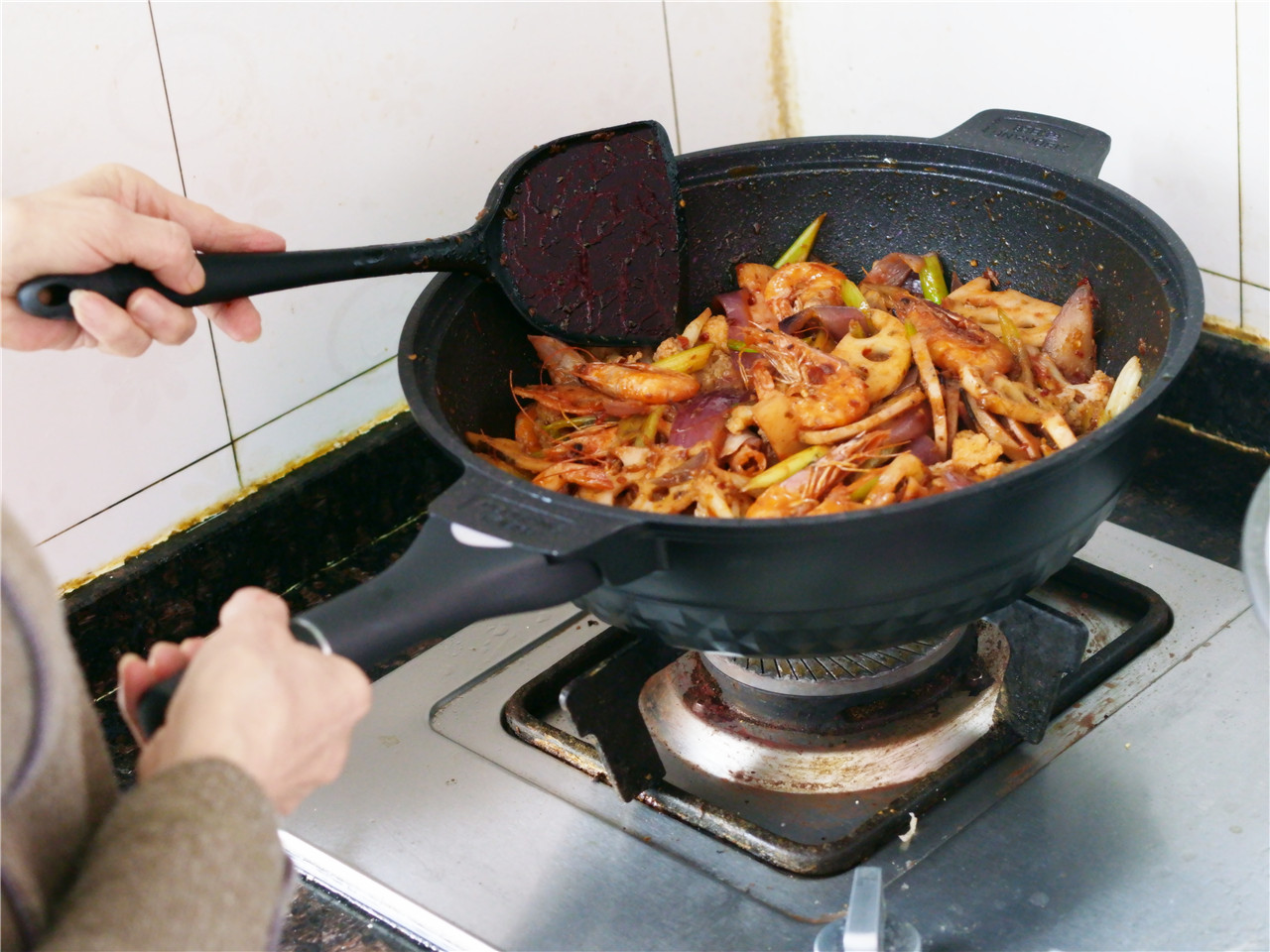 帝伯朗钛金多用深煎锅,帝伯朗和钛金多用锅