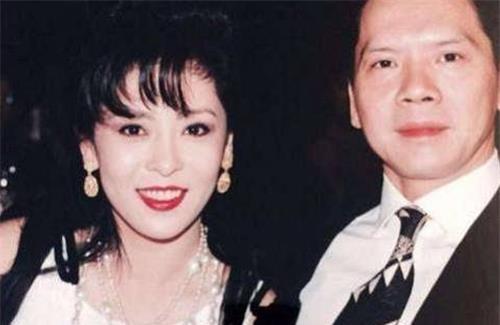 向华强的场子都敢砸！还扬言见一次打一次，这人究竟是什么来头？