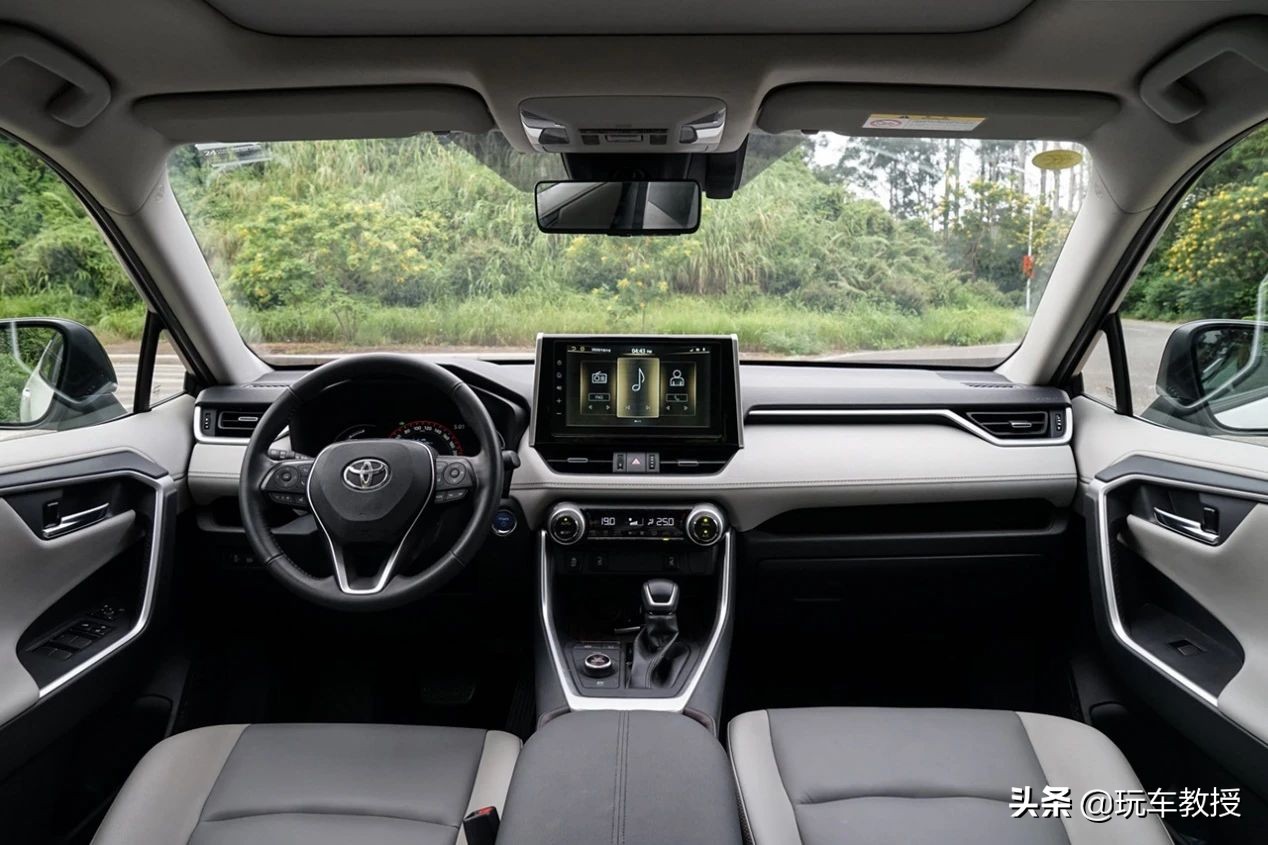 两种动力三种四驱RAV4荣放这台“神车”到底该怎么选？