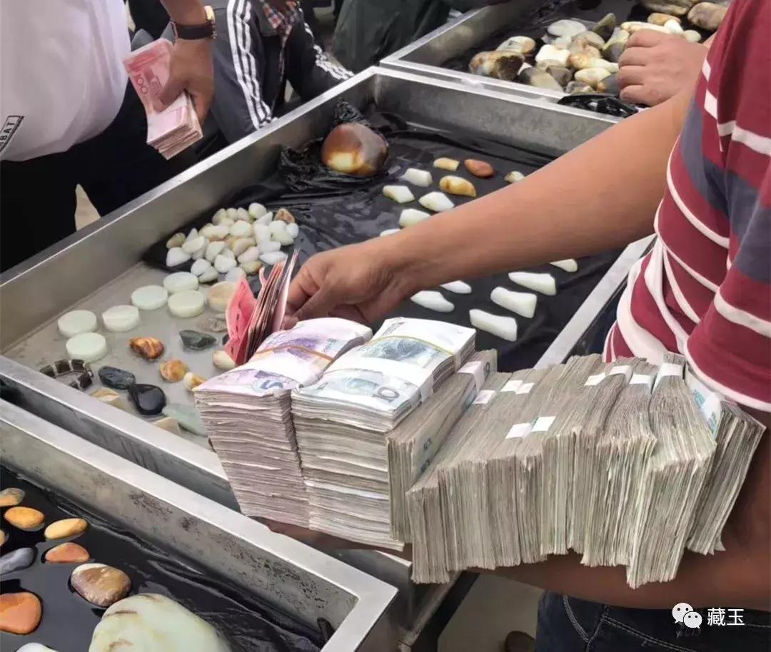 十年前他资产过亿有钱有地位,十年前和田玉