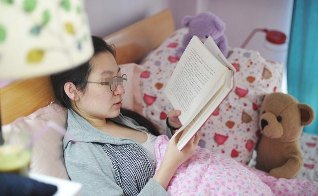 月经推迟跟怀孕的区别和症状,怀孕的最初征兆和月经推迟