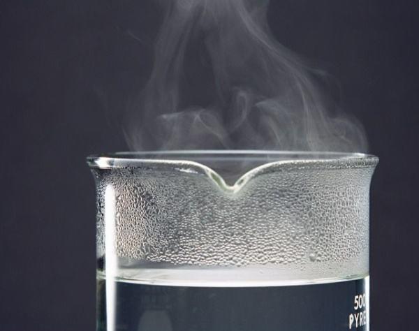 标签胶撕不干净上面的胶怎么去除,撕不完的胶水怎么做