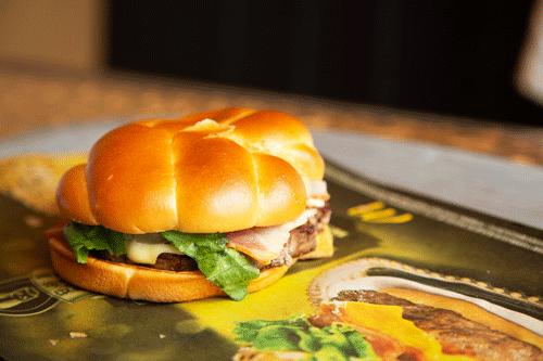 麦当劳菠萝安格斯厚牛堡,麦当劳安格斯厚牛芝士堡几点