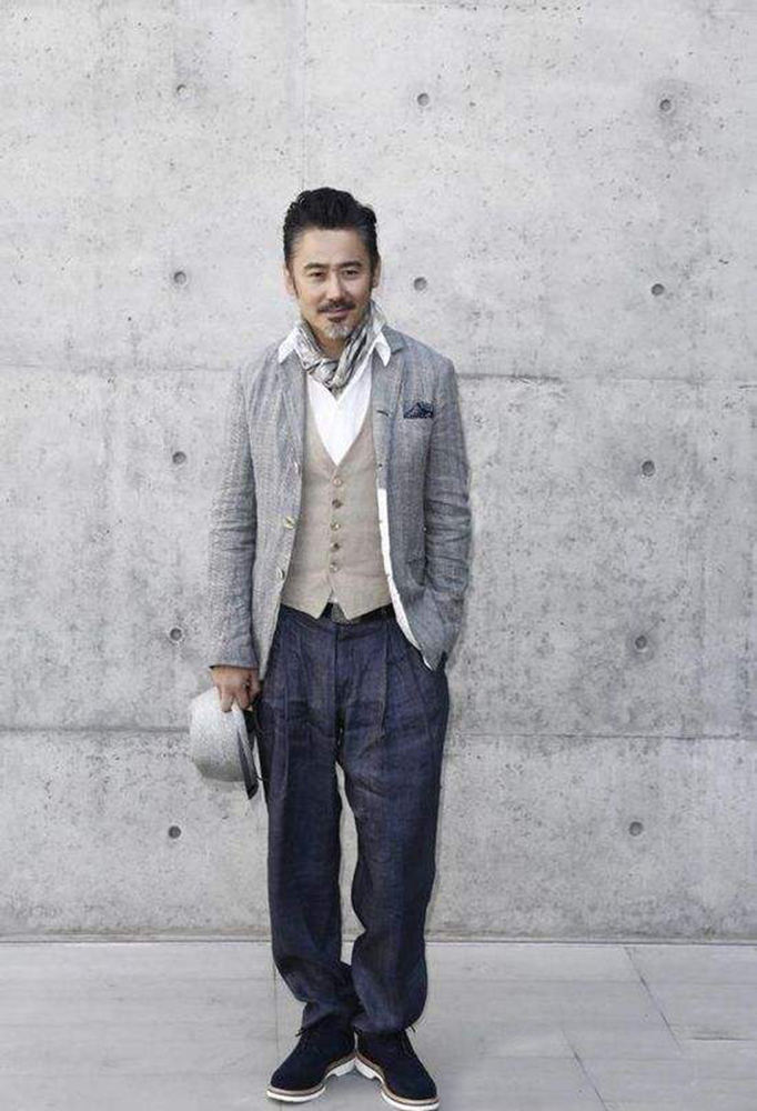 扒一扒宽裤子的那些事儿，驾驭不好，180㎝的陈晓也像170㎝