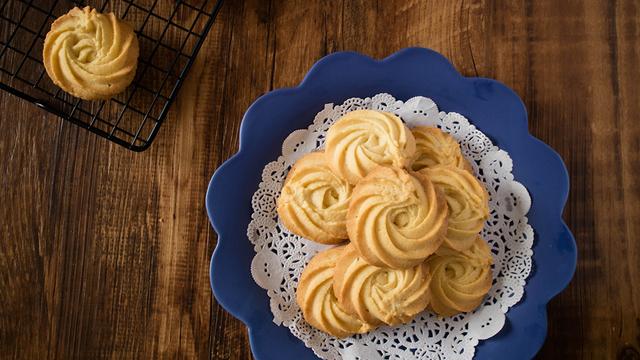 黄油曲奇怎么挤出来好看,黄油曲奇烤化了怎么补救