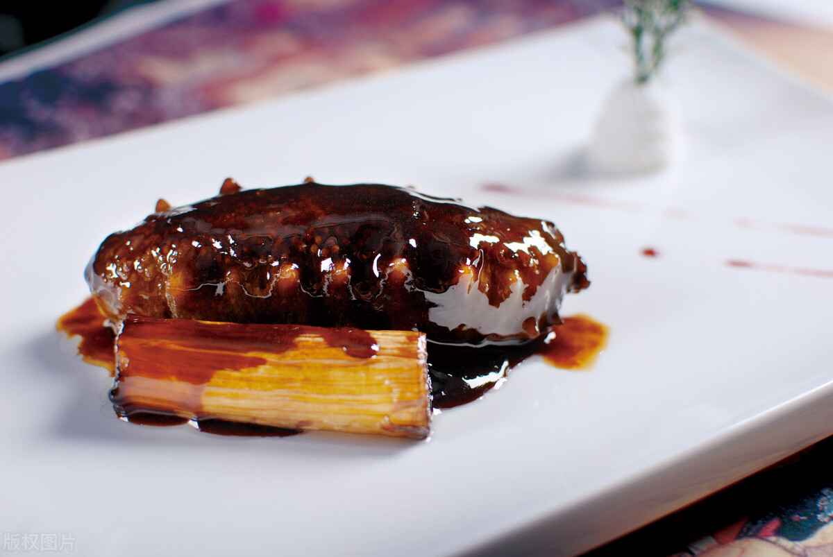 新鲜海参和干海参哪个营养价值高,鲜海参和干海参哪个更有营养