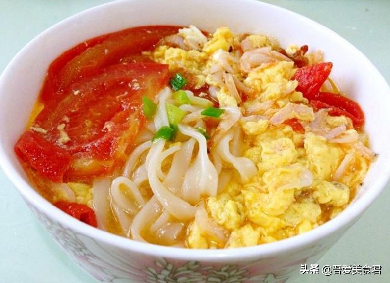 怎么调一碗麻辣又好吃的吃面的料,喜欢吃面条每次都容易吃多