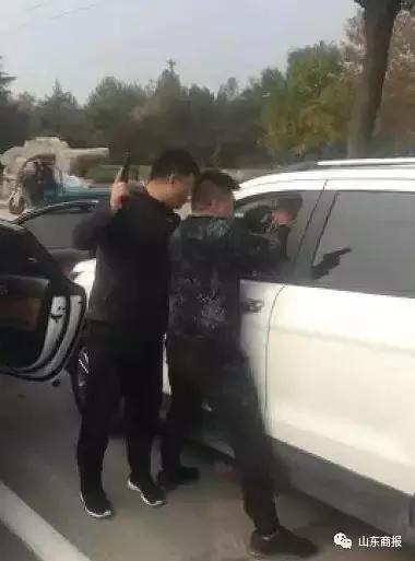 震惊！济南打掉一吸贩毒团伙!上线90后丽丽姐聚众吸毒淫乱……