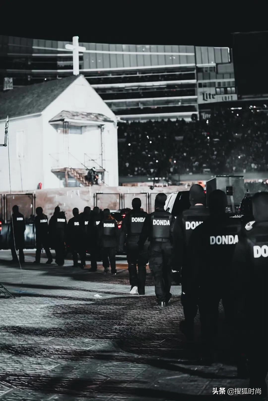 卡戴珊与侃爷大婚,卡戴珊为前夫侃爷庆生