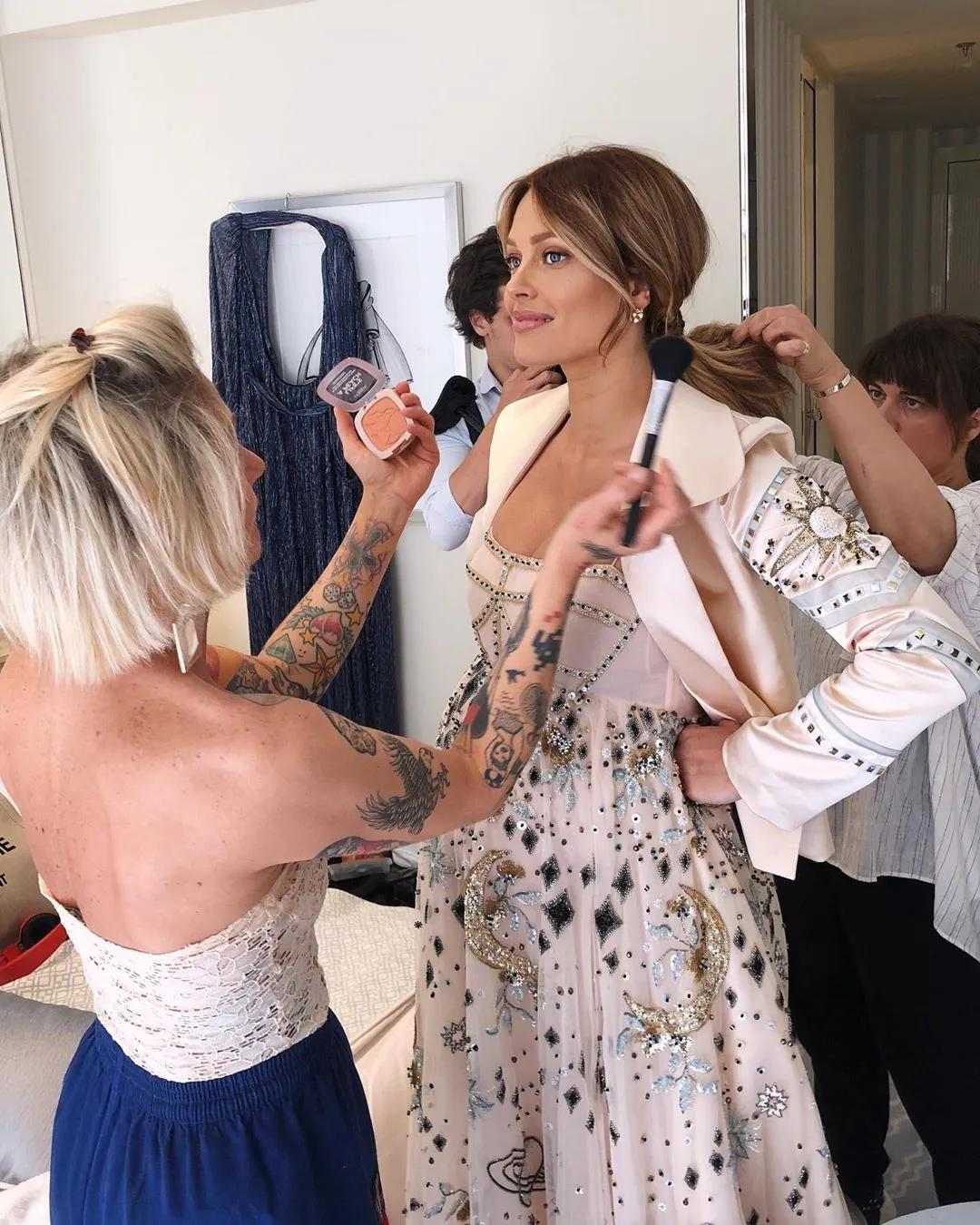 浪到福布斯封面，还成为带货第一人，这位法国姐姐很不一般