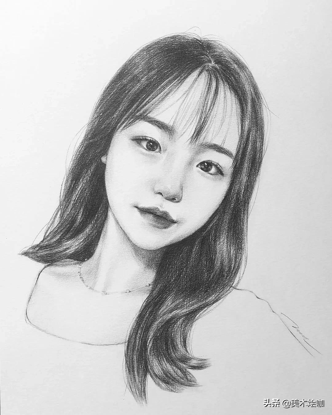 他笔下的极简山水禅意十足,他画的风景素描每笔都是细节