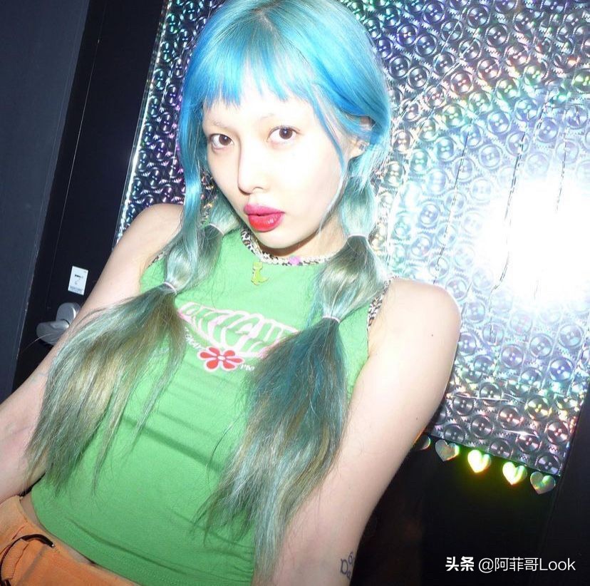 泫雅照相姿势,跟着泫雅学拍照姿势少女感十足