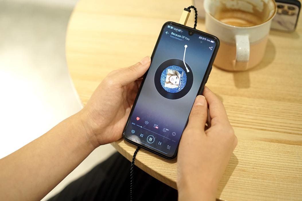 品质耳机竟如此娇小优雅，巫潘多拉成为女性用户新宠