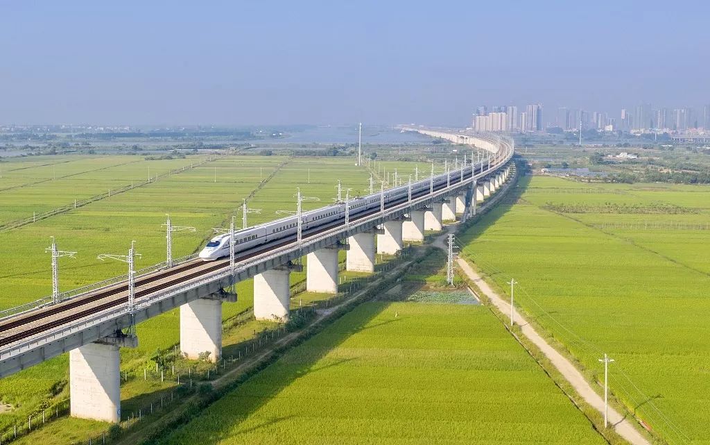 开高铁是在干嘛,开高铁是什么感觉