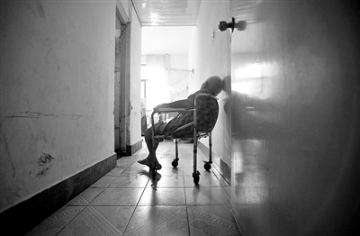 寒冬送暖关爱敬老院老人公益活动,养老院关爱老人公益活动