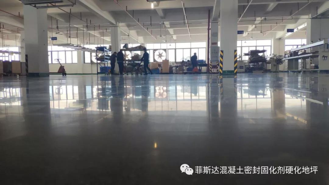 水泥硬化该怎么做美观,干水泥怎么做地面硬化