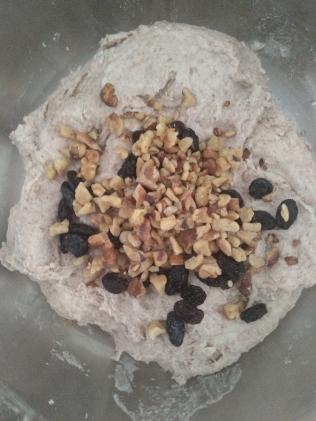 全麦坚果餐包,黑麦全麦面包早餐欧包