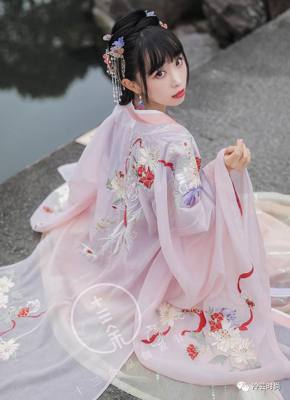 购买汉服前的必读指南,新手买汉服刚入手建议什么牌子