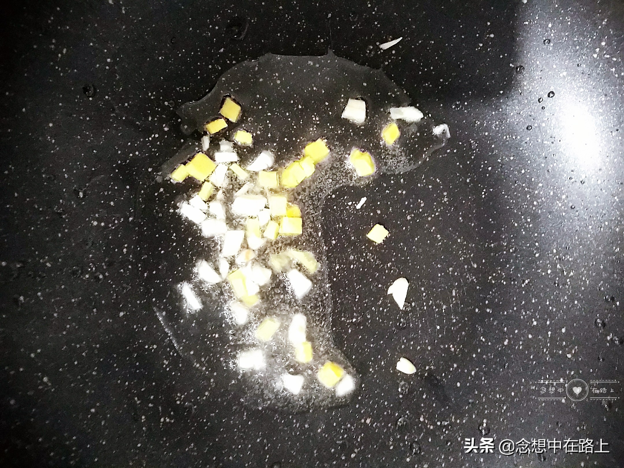 家常菜猪肝炒洋葱,家常菜爆炒猪肝胡萝卜炒肉