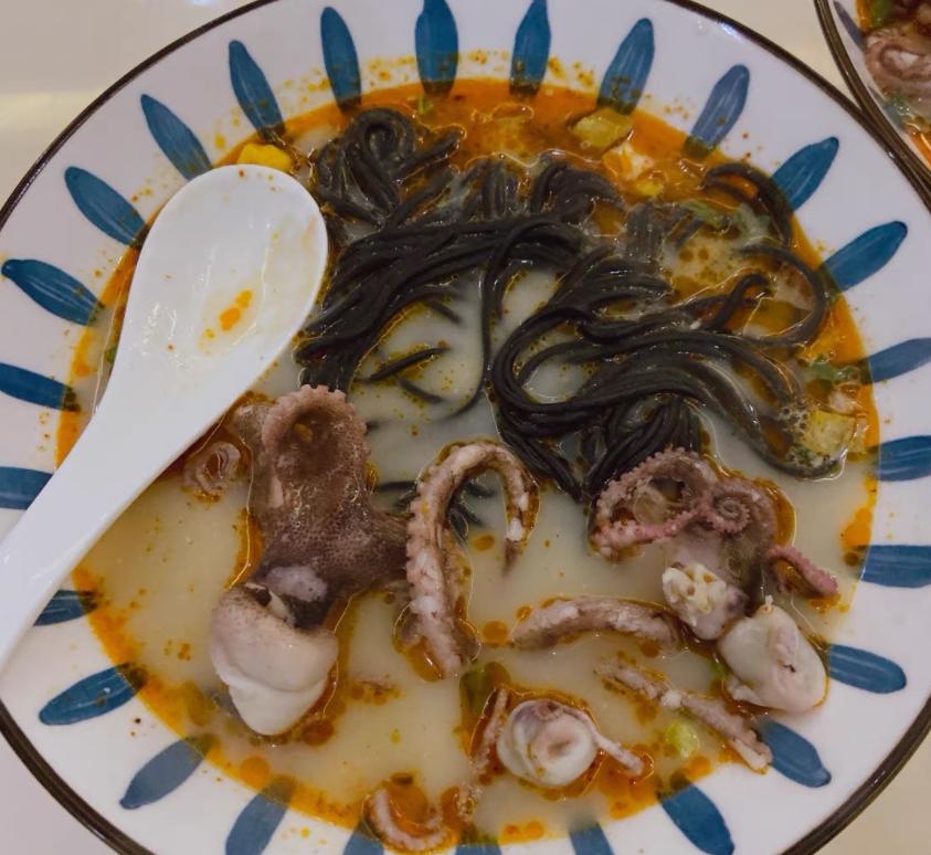 建议大家：逛超市碰到这5款方便面别犹豫，味道前所未有，很美味