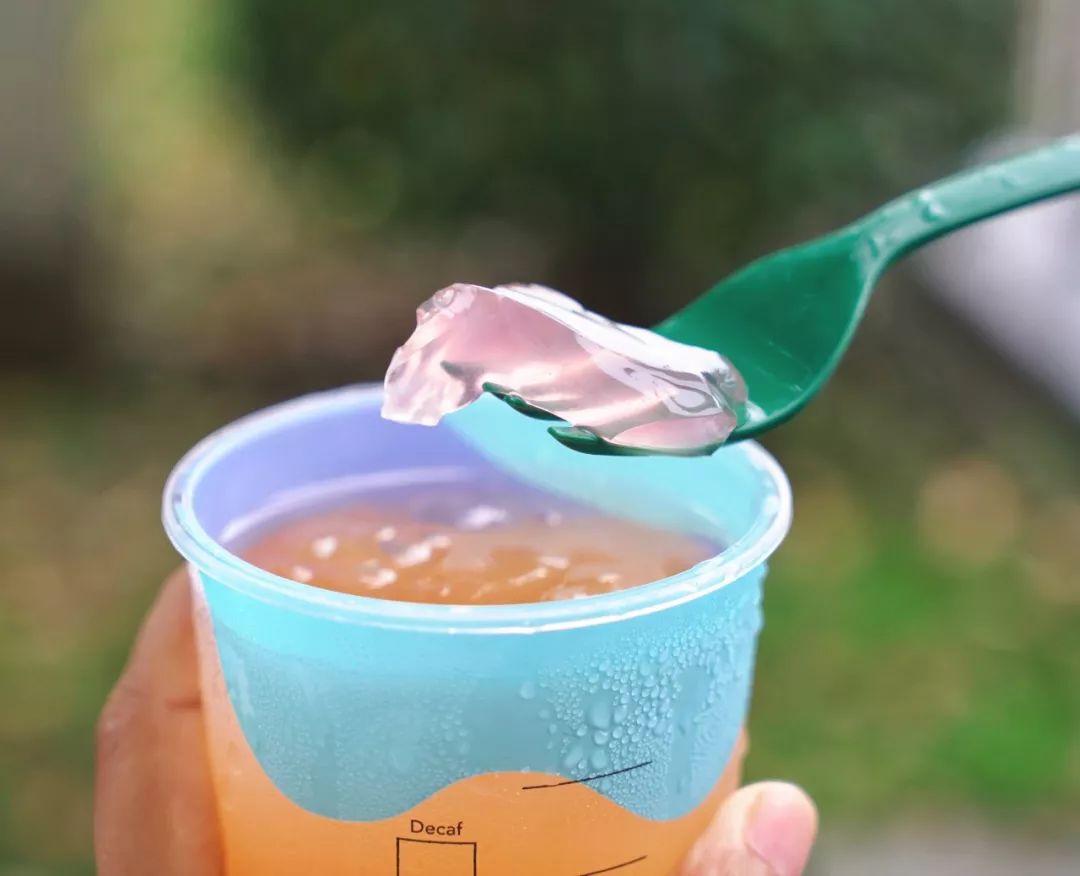 星巴克回归饮品被吐槽,星巴克推出八种饮品吐槽