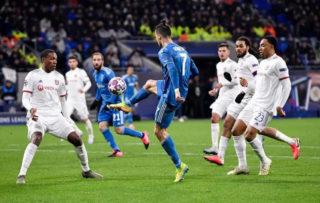 c罗梅西内马尔同台领奖西装照片,c罗梅西内马尔最佳阵容