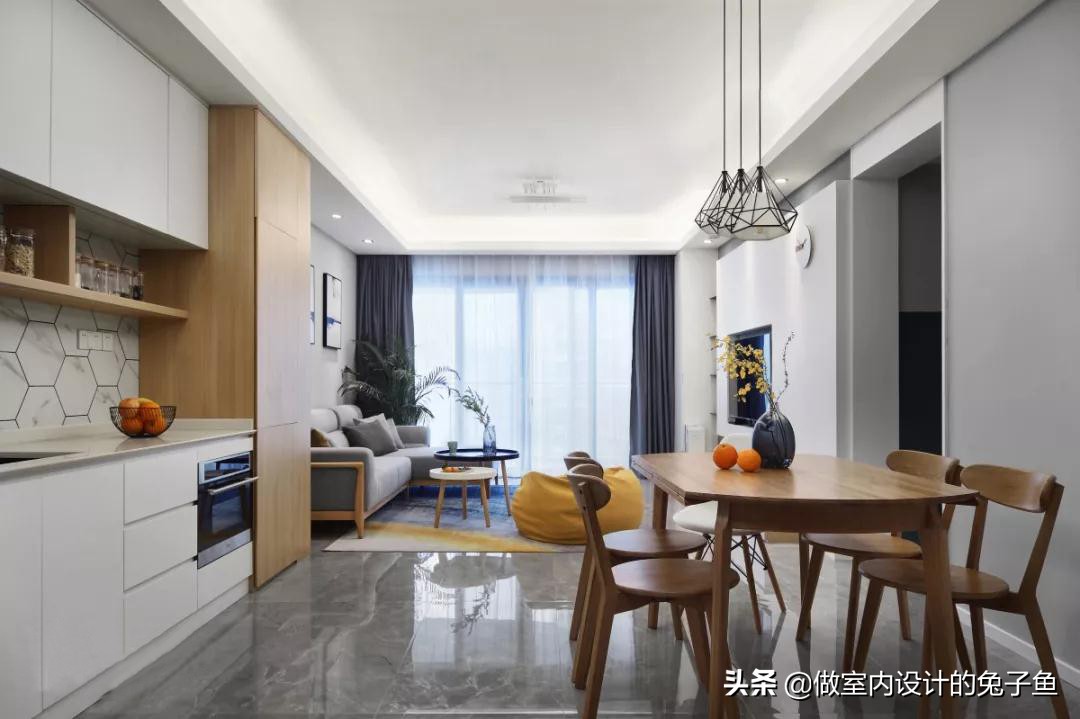 客厅和餐厅连在一起怎么搭配,客厅沙发和餐桌放一起如何搭配