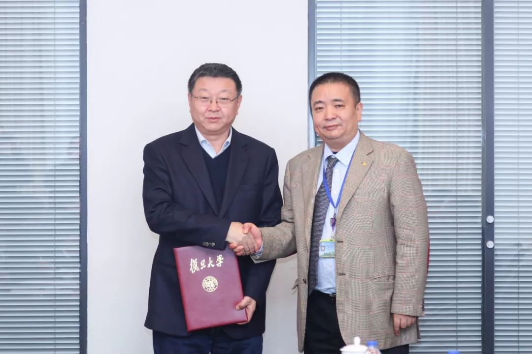 共建聚力!复旦大学-中国科学院苏州生物医学工程技术研究所战略合作协议签约仪式举行