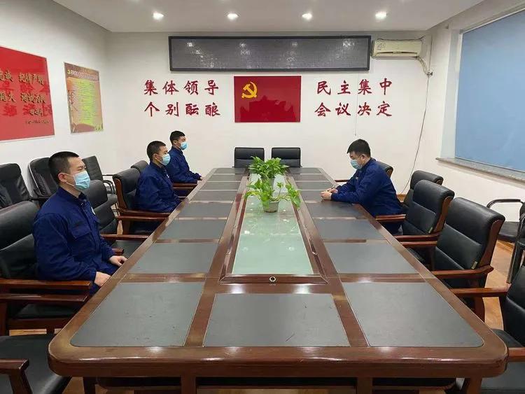 抗疫路上的火焰蓝图片,火焰蓝战疫情