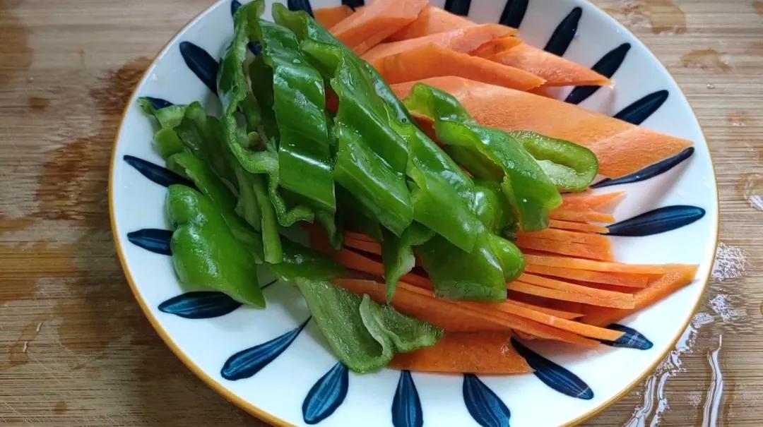 炒春笋苦怎么回事,炒春笋需要焯水几分钟