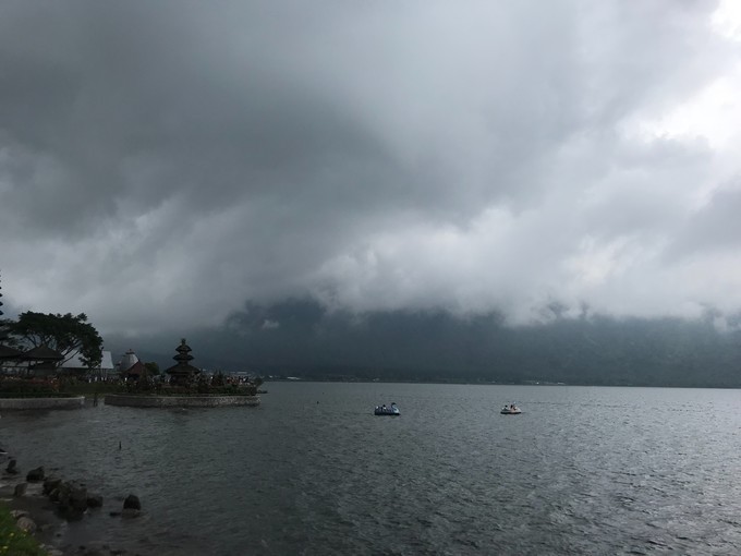 在乌布打个盹然后去吉利岛撒欢