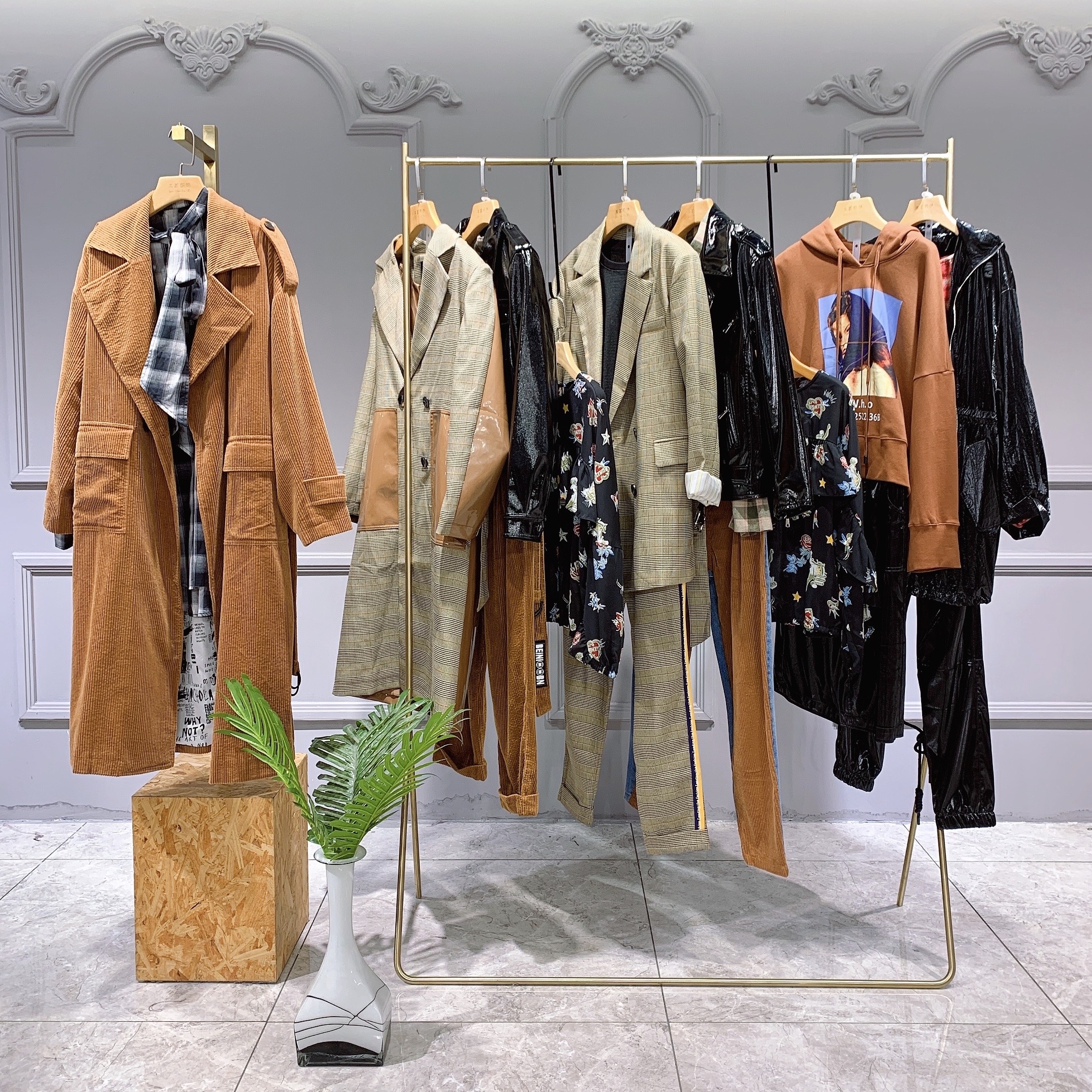 乌丫女装潮牌系列,摩安珂剪标女装正品清仓