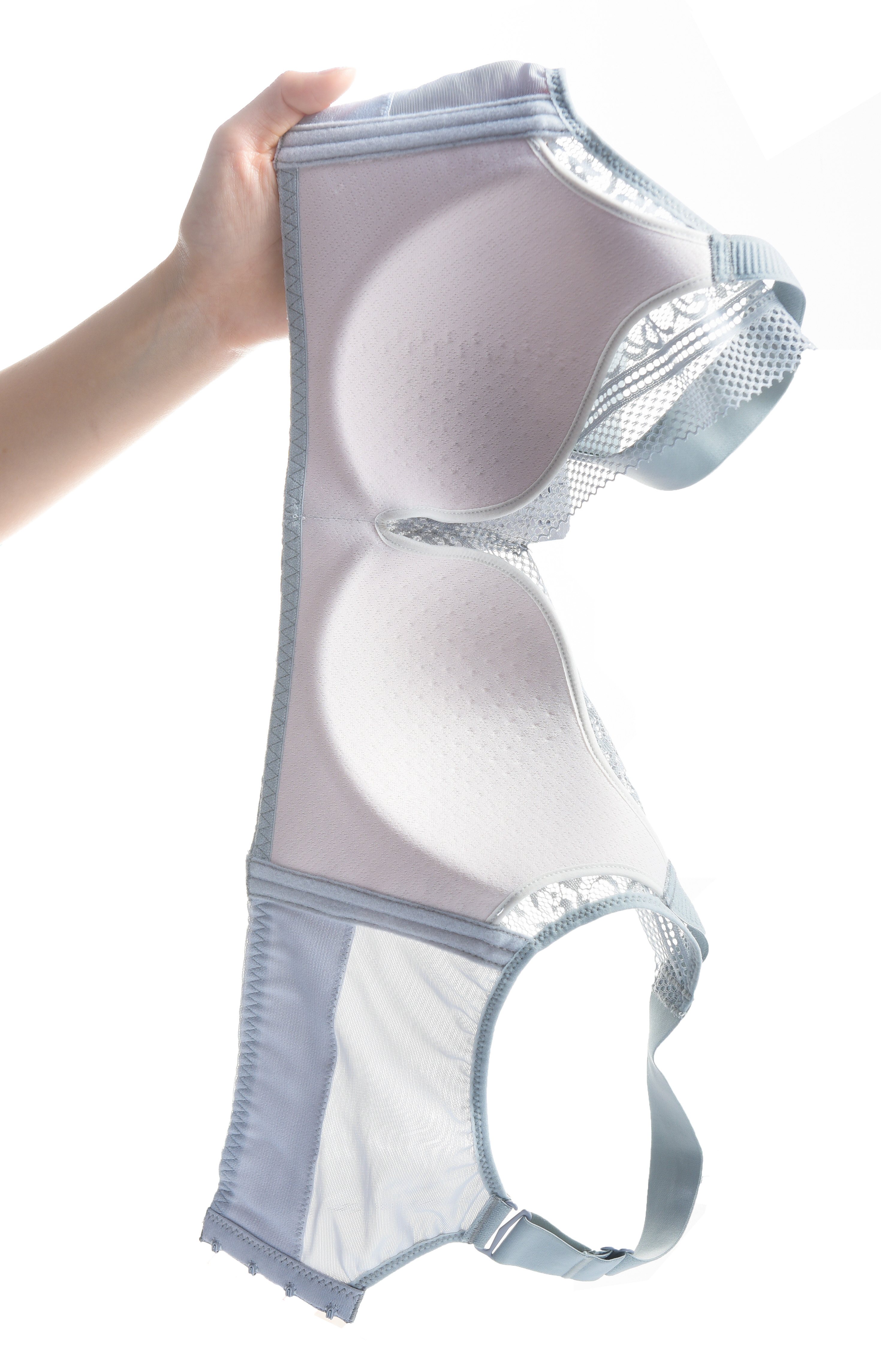 乳房小适合穿哪种文胸,乳房过大怎么选文胸