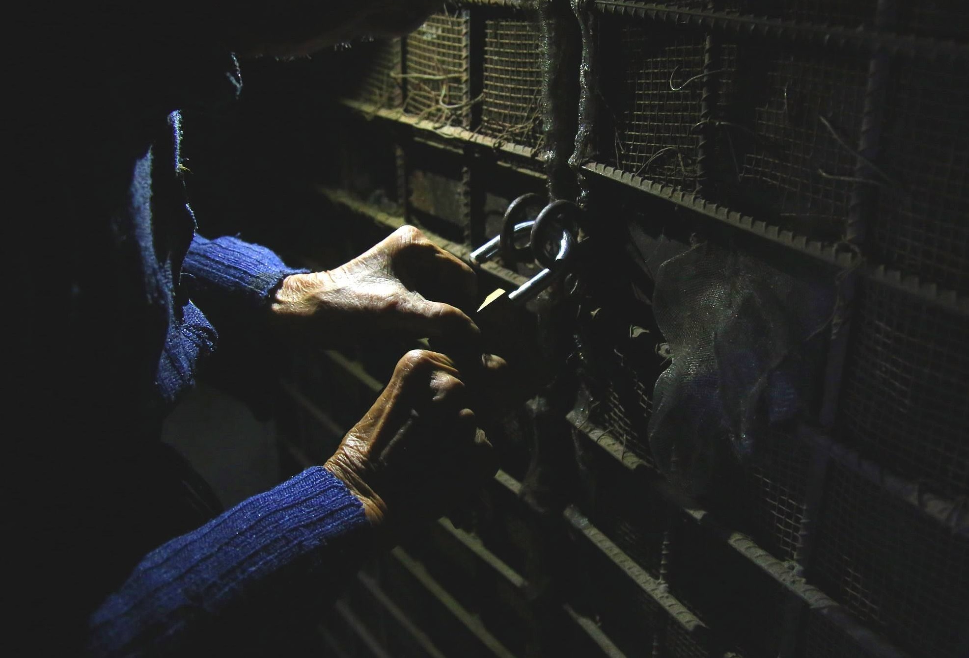 孤寡老人26万修墓完整视频,湖南96岁老人花了14万自建墓