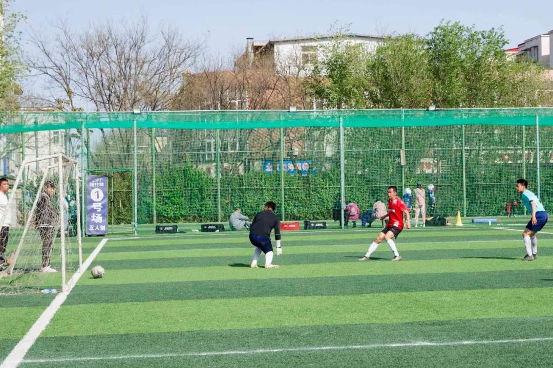 足球老将的故事简介,足球少年的故事