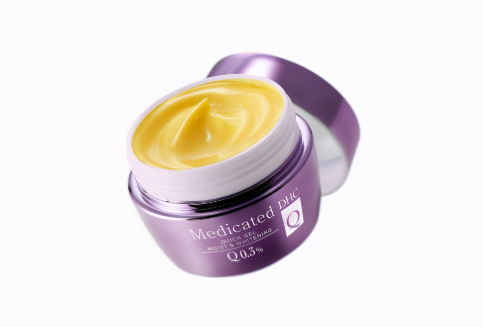 面霜推荐：这些面霜深层保湿修复不黏腻，让肌肤恢复弹润白皙