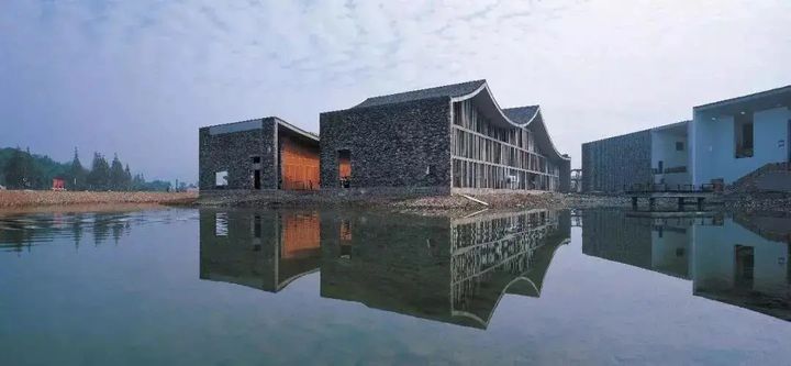 学艺术很烧钱？全国200+所高校艺术类专业学费情况汇总