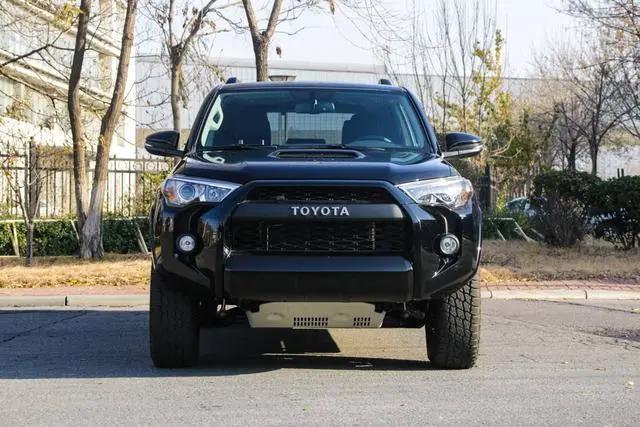 疯狂的陆巡,丰田陆巡霸道酷路泽