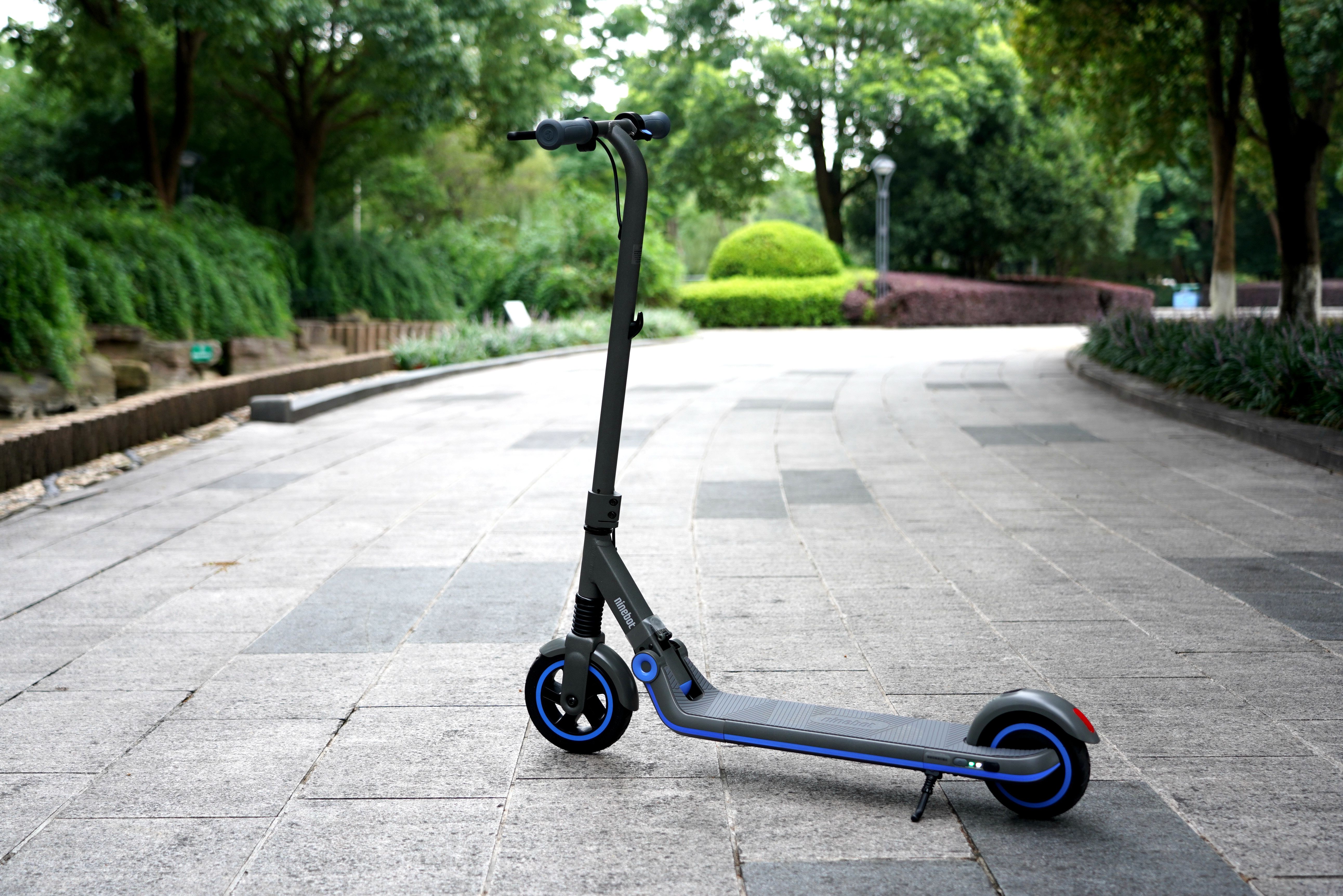 很不简单的玩具,九号儿童电动滑板车e10如何折叠