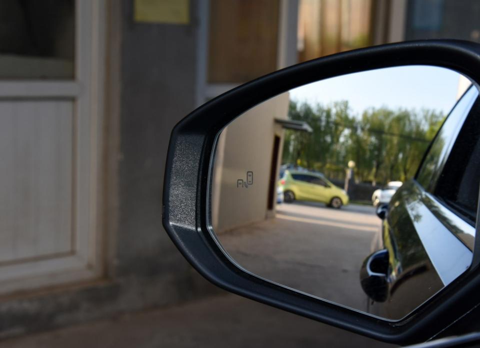 今晚将上市，车头配备66颗星钻，内饰15.6英寸液晶屏，预售11万起