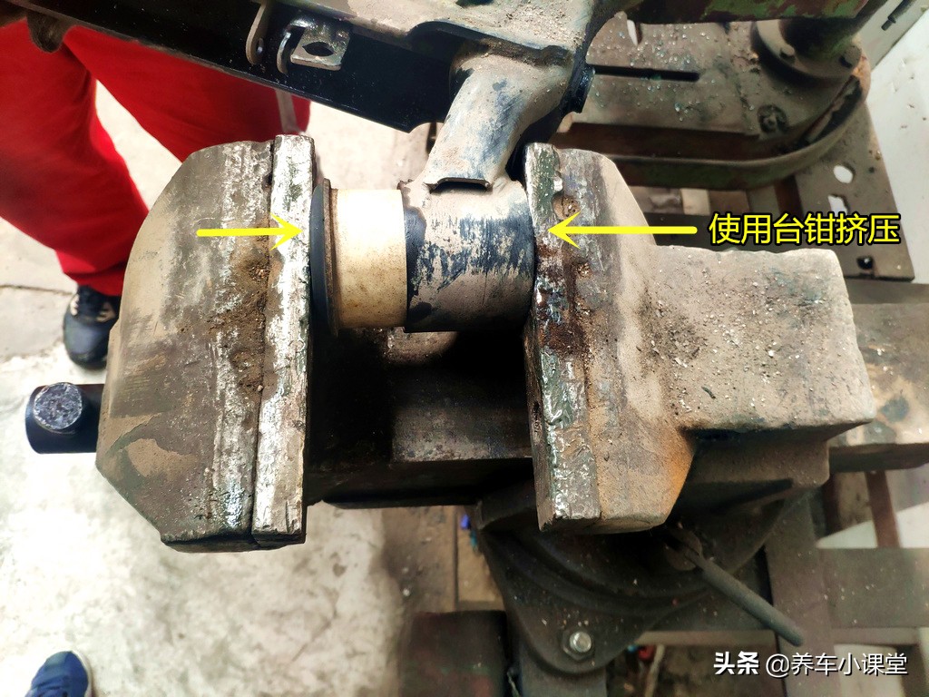 后桥胶套损坏影响四轮定位吗,车前轮异响需要做四轮定位吗