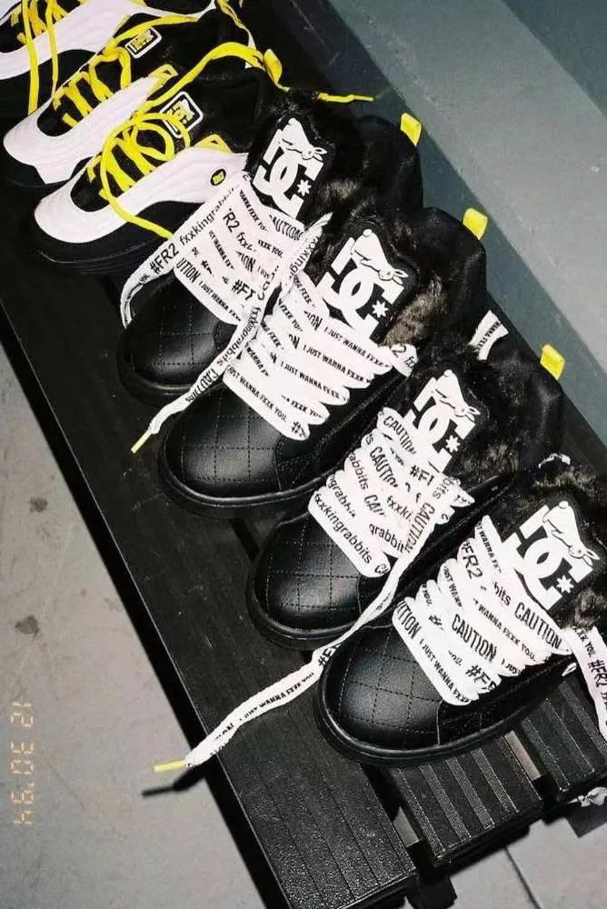 每周联名X讯|镂空外底也太帅了吧，感觉穿上去都能飞起来了