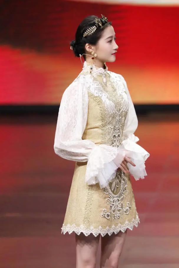 楣挎櫁鎹″埌鍏虫檽褰ょ殑涓滆タ,楣挎櫁鍏虫檽褰ゅ績鐩腑鐨勫コ涓昏