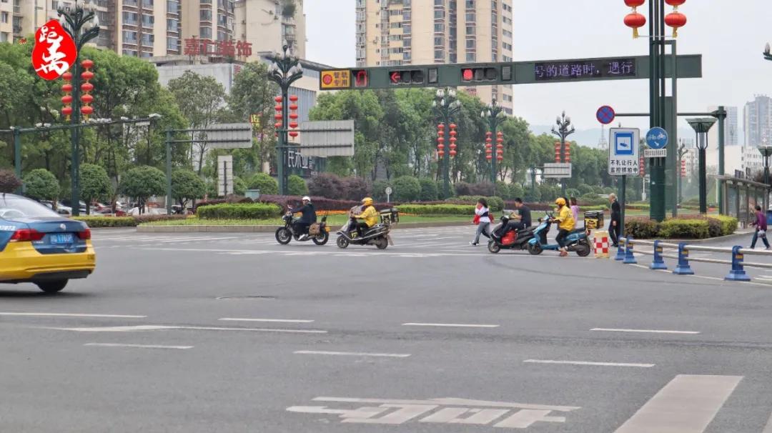 外卖小哥一个月跑了3000单,宜宾外卖小哥一个月1200单多少钱