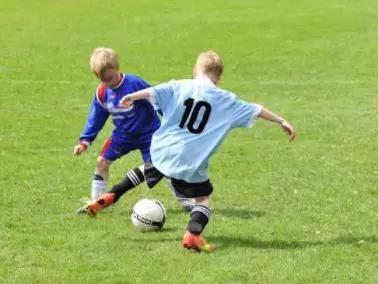 运动前的热身操完整版,4岁孩子运动前热身