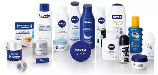 兰蔻美宝莲阿玛尼雅诗兰黛,兰蔻和阿玛尼是一家吗