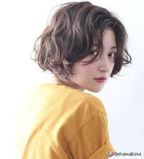 圆脸女锁骨好看还是齐肩发好看,齐肩锁骨发大圆脸适合什么头发